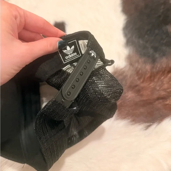 Adidas Black Mesh Cap - Picture 2 of 3